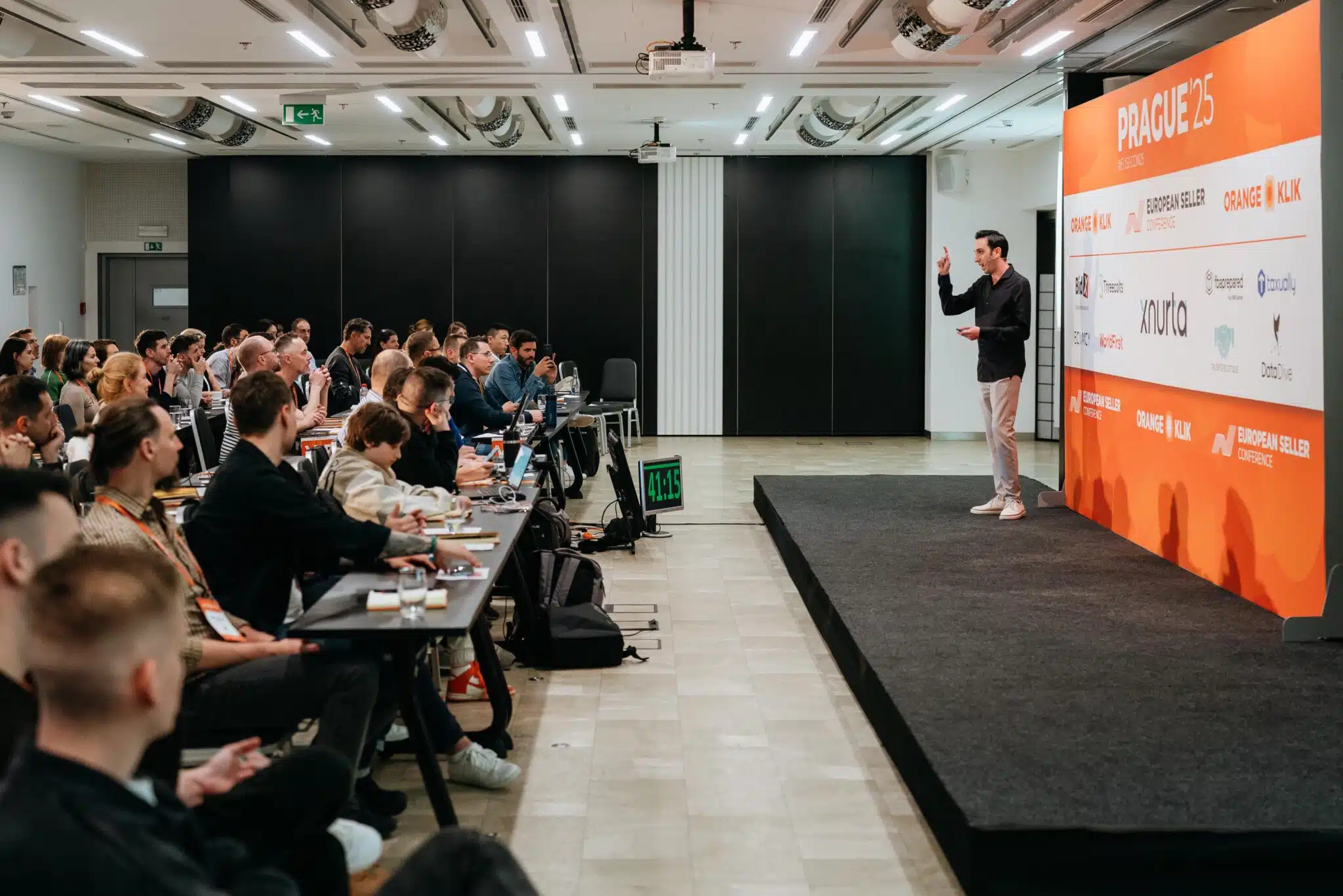Or Shamosh speaking to an audience at the European Seller Conference in Prague